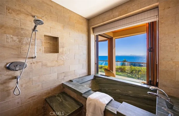 2615 Victoria, Laguna Beach, California 92651