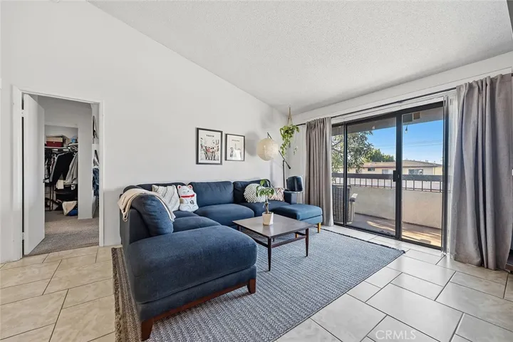 8561 Meadow Brook 205, Garden Grove, California 92844