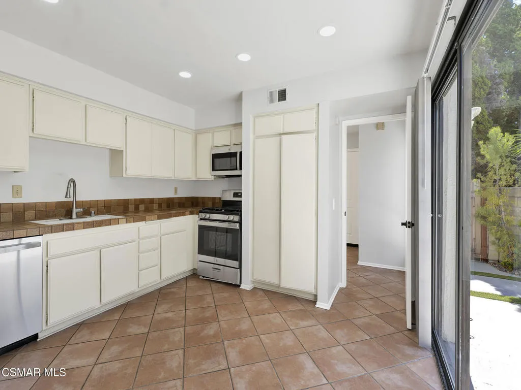 833 Shadow Lake Dr, Thousand Oaks -HsHPr