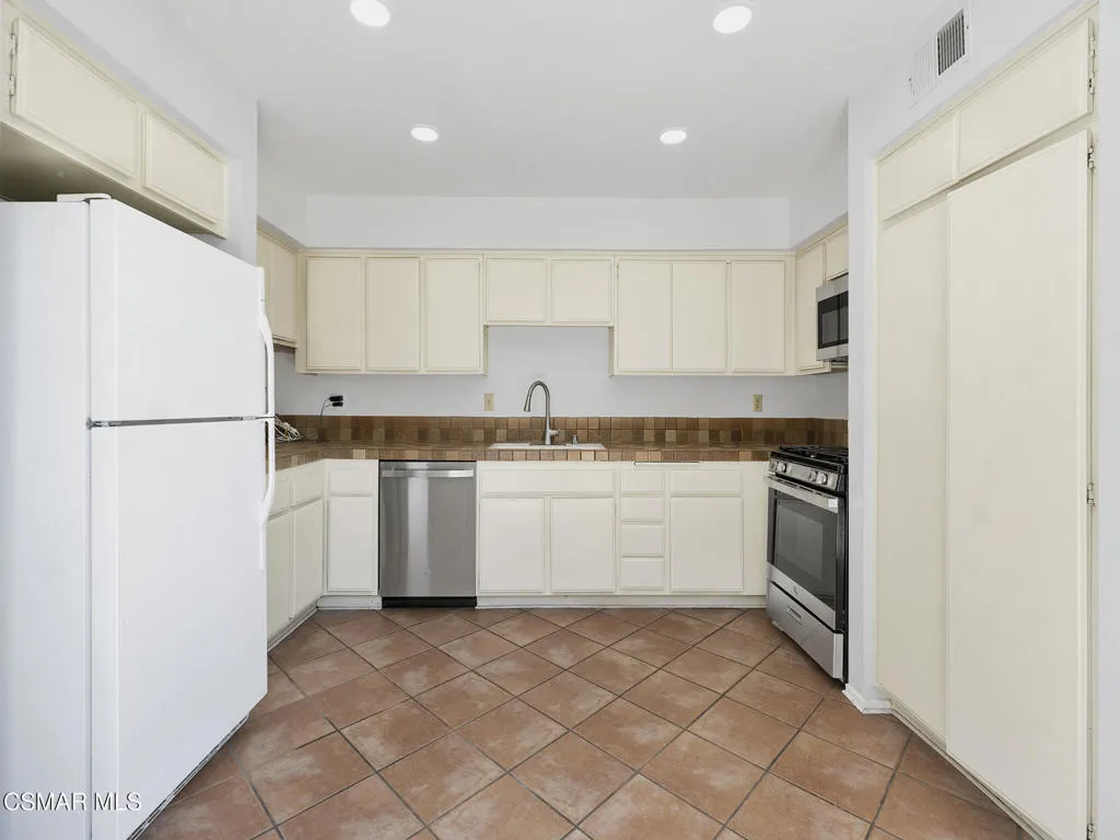 833 Shadow Lake Dr, Thousand Oaks -HsHPr