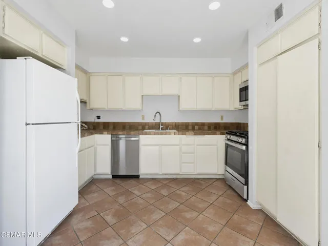 833 Shadow Lake Dr, Thousand Oaks -HsHPr