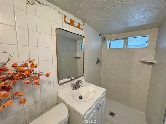17425 Tadmore, La Puente, California 91744