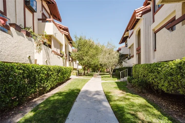 18168 Sundowner Way 1018, Canyon Country, California 91387