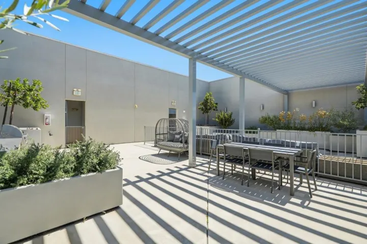 287 Llano De Los Robles Avenue 9, San Jose, California 95136