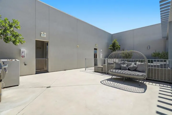 287 Llano De Los Robles Avenue 9, San Jose, California 95136