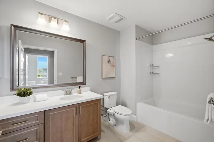 287 Llano De Los Robles Avenue 9, San Jose, California 95136