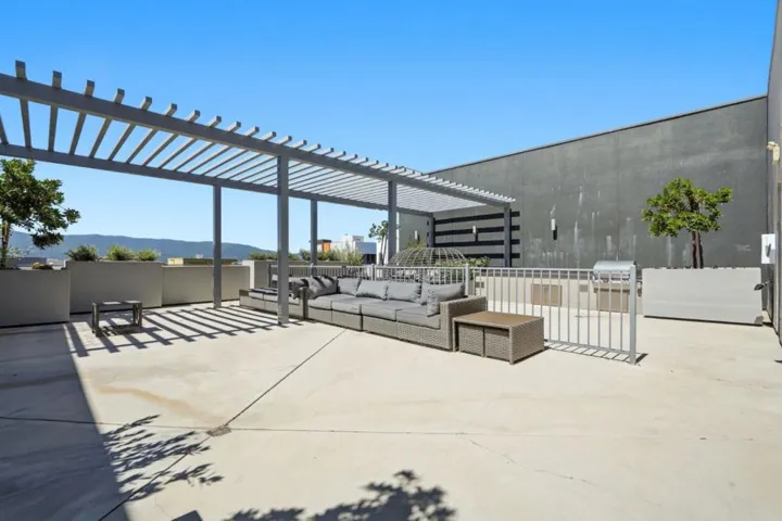 287 Llano De Los Robles Avenue 9, San Jose, California 95136