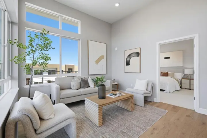287 Llano De Los Robles Avenue 9, San Jose, California 95136