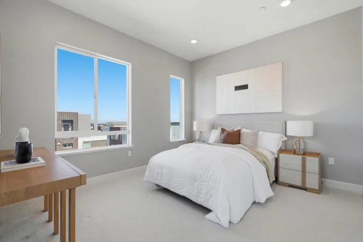 287 Llano De Los Robles Avenue 9, San Jose, California 95136