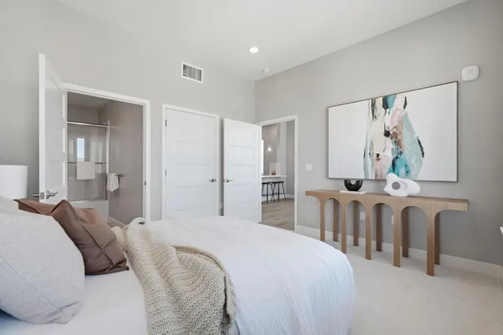 287 Llano De Los Robles Avenue 9, San Jose, California 95136