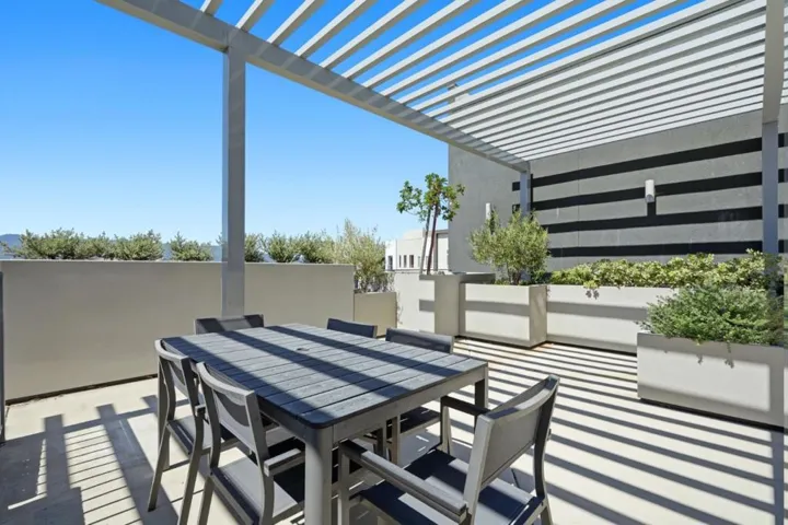 287 Llano De Los Robles Avenue 9, San Jose, California 95136