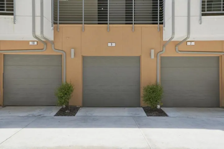 287 Llano De Los Robles Avenue 9, San Jose, California 95136