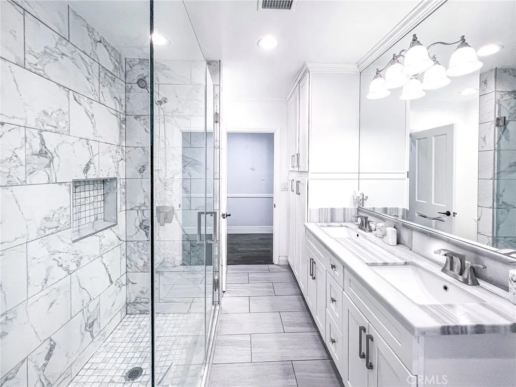 BATHROOM #2