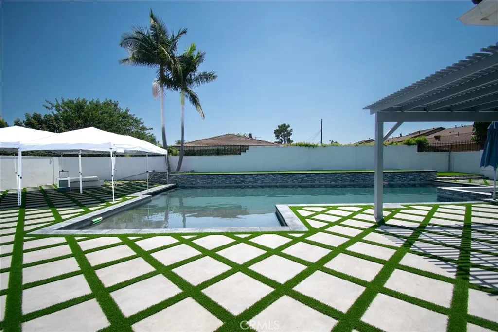 SPARKLING PREMIUM POOL