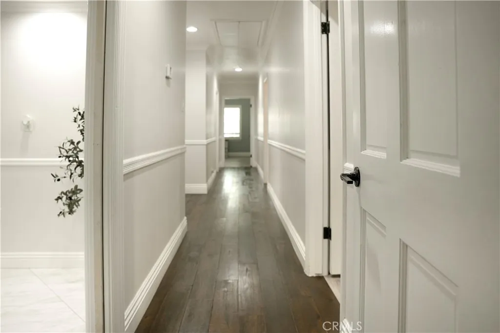 HALLWAY TO LIVING AREA
