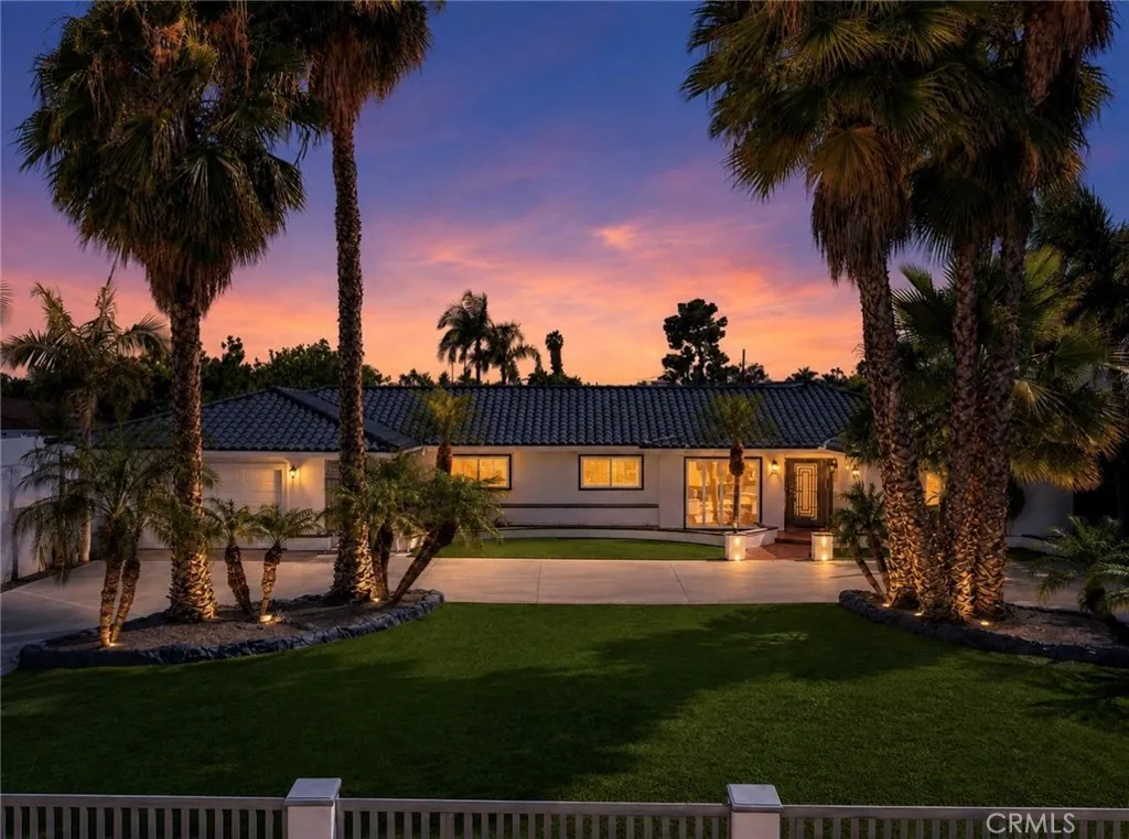 TWILIGHT FRONT ENTRANCE 
