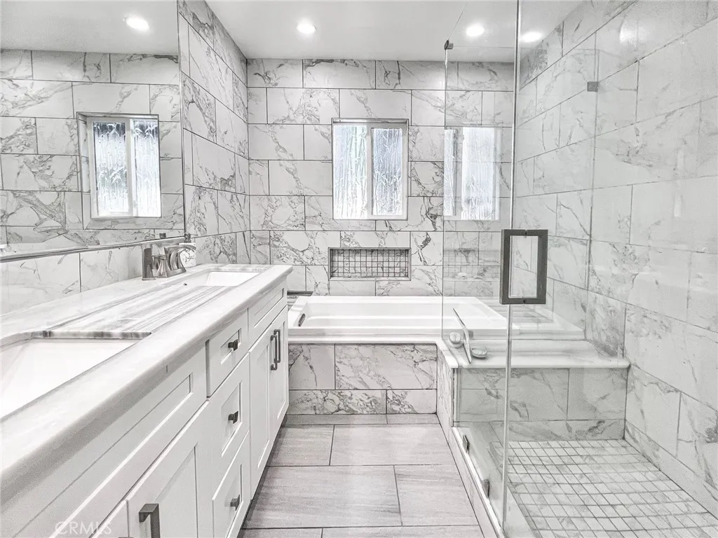 BATHROOM #2
