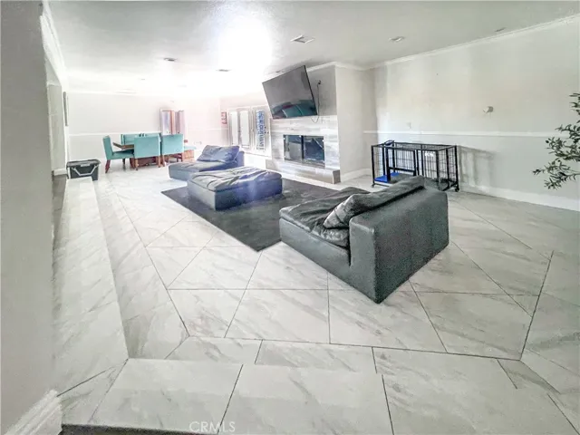 8346 Lexington, Downey, California 90241
