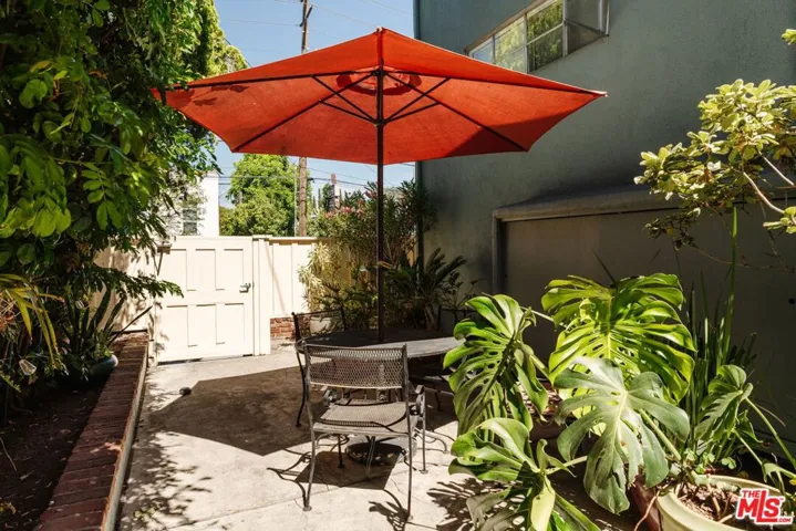 4501 Finley Avenue 10, Los Angeles, California 90027