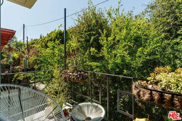 4501 Finley Avenue 10, Los Angeles, California 90027