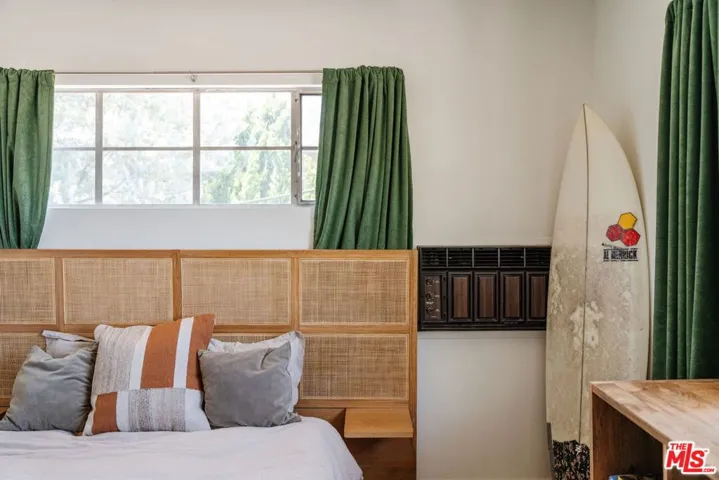 4501 Finley Avenue 10, Los Angeles, California 90027