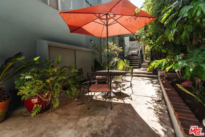 4501 Finley Avenue 10, Los Angeles, California 90027