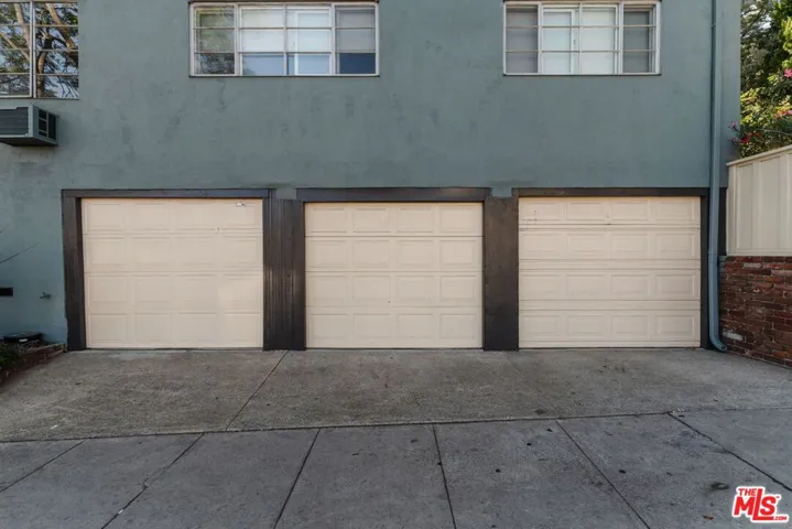 4501 Finley Avenue 10, Los Angeles, California 90027