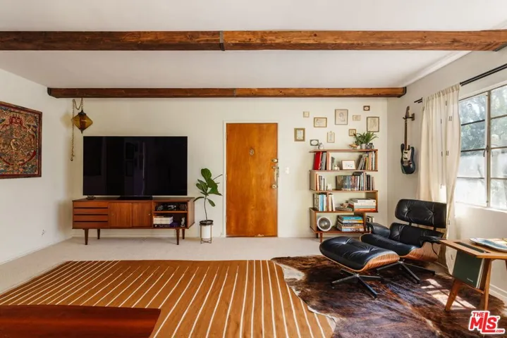 4501 Finley Avenue 10, Los Angeles, California 90027
