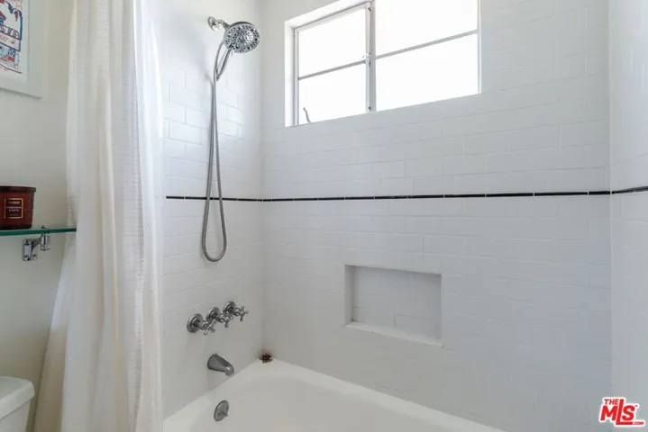 4501 Finley Avenue 10, Los Angeles, California 90027