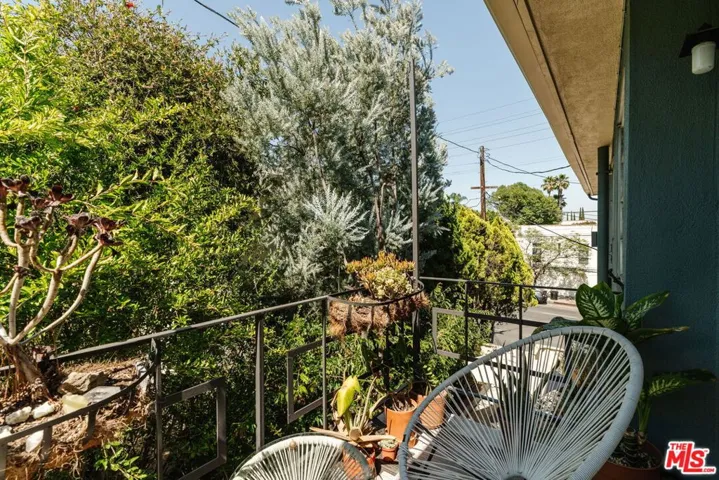4501 Finley Avenue 10, Los Angeles, California 90027