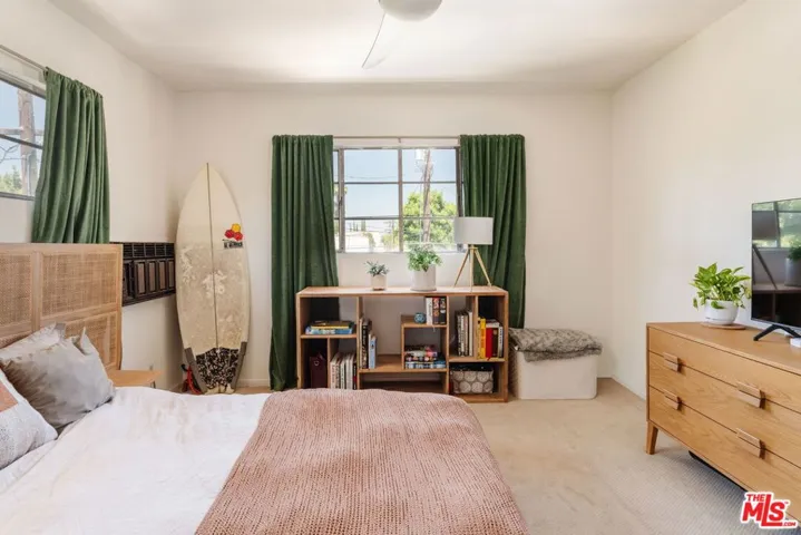 4501 Finley Avenue 10, Los Angeles, California 90027