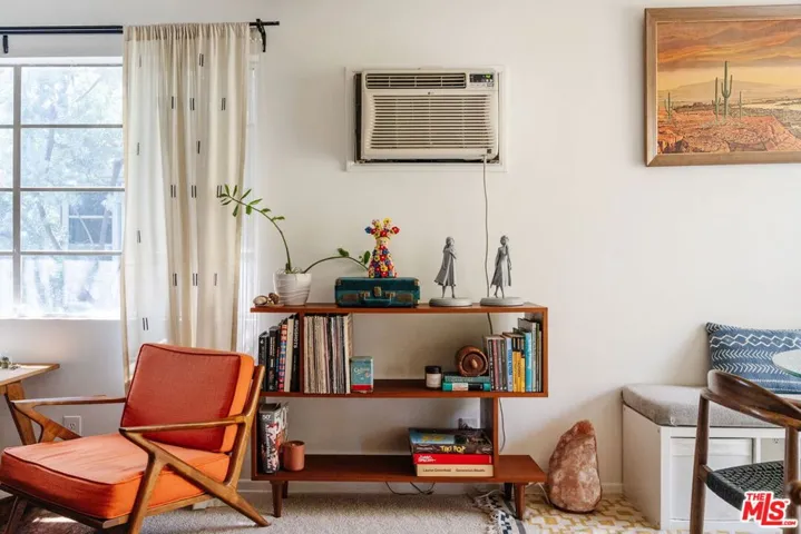 4501 Finley Avenue 10, Los Angeles, California 90027