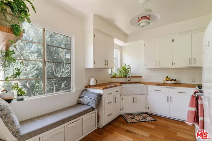 4501 Finley Avenue 10, Los Angeles, California 90027