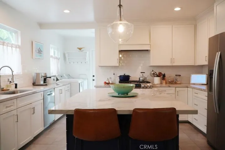 13346 Valleyheart N, Sherman Oaks, California 91423