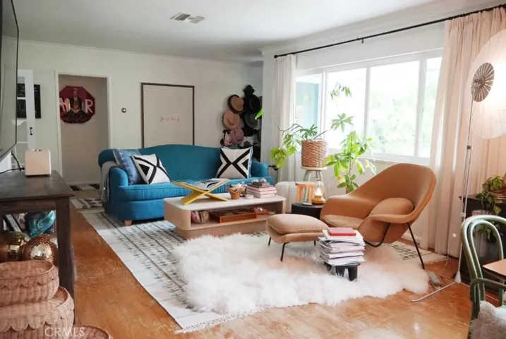13346 Valleyheart N, Sherman Oaks, California 91423
