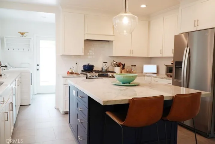 13346 Valleyheart N, Sherman Oaks, California 91423