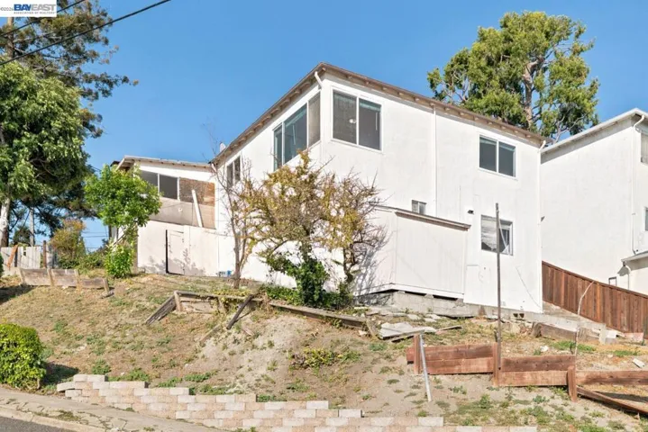 17005 Santa Fe St, Hayward, California 94541