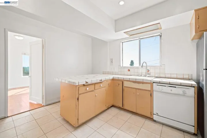 17005 Santa Fe St, Hayward, California 94541