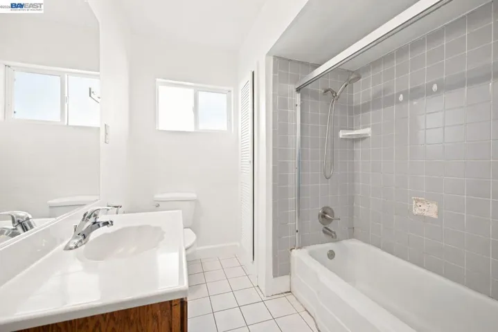 17005 Santa Fe St, Hayward, California 94541
