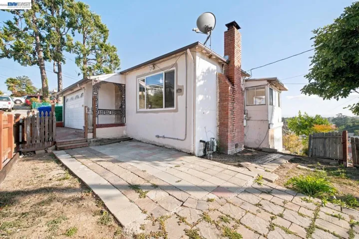 17005 Santa Fe St, Hayward, California 94541
