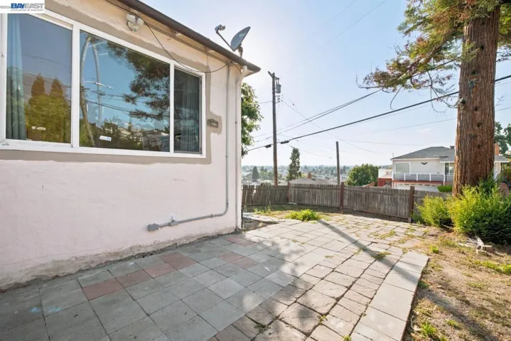 17005 Santa Fe St, Hayward, California 94541