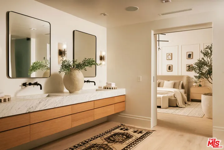 1748 Correa Way, Los Angeles, California 90049