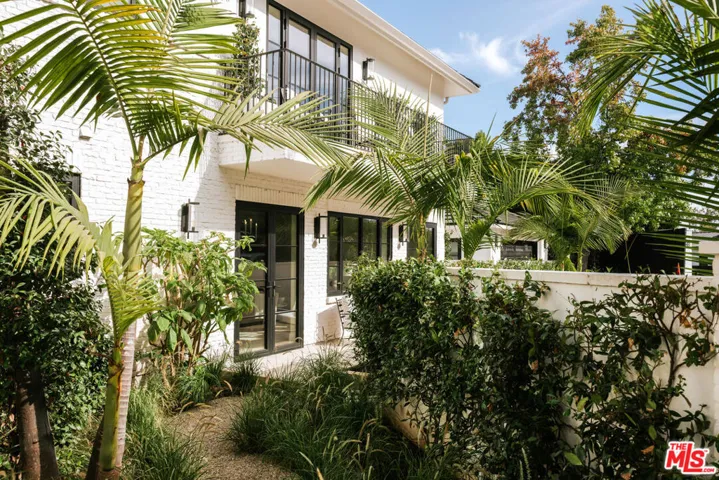 1748 Correa Way, Los Angeles, California 90049