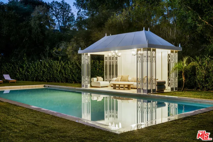 1748 Correa Way, Los Angeles, California 90049