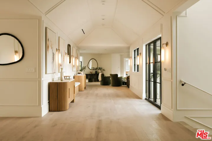 1748 Correa Way, Los Angeles, California 90049