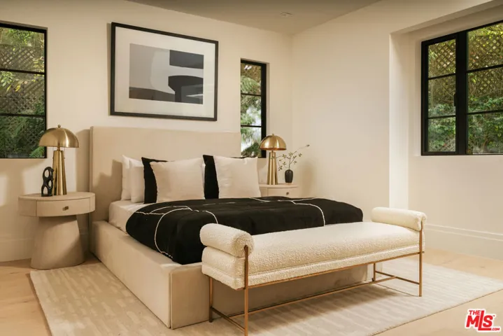 1748 Correa Way, Los Angeles, California 90049
