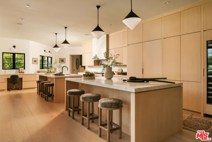 1748 Correa Way, Los Angeles, California 90049