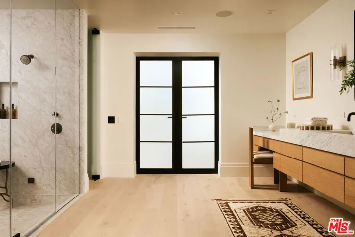 1748 Correa Way, Los Angeles, California 90049