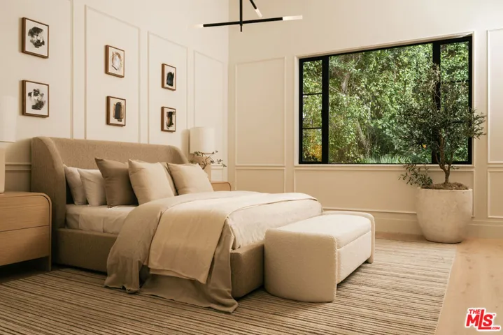 1748 Correa Way, Los Angeles, California 90049