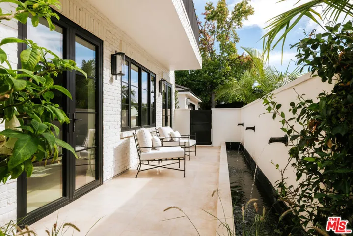 1748 Correa Way, Los Angeles, California 90049